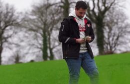 Nicolas Heslouis, agriculteur en Normandie, s’est lancé, depuis cinq ans, dans une démarche de décarbonation