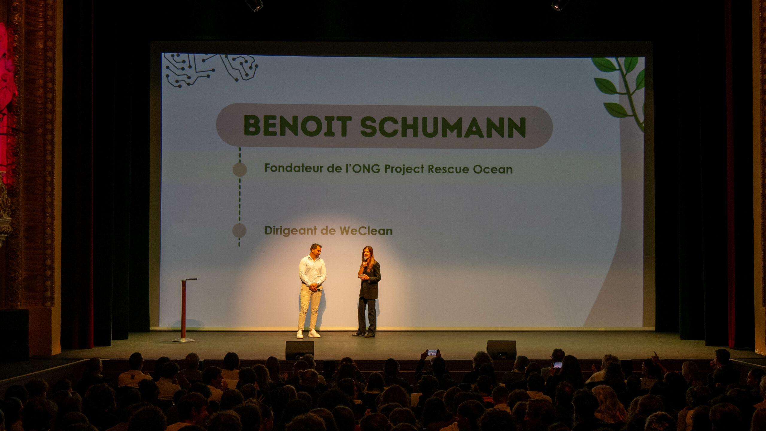 20251014JEUNESASETE-07 20251014JEUNESASETE-07